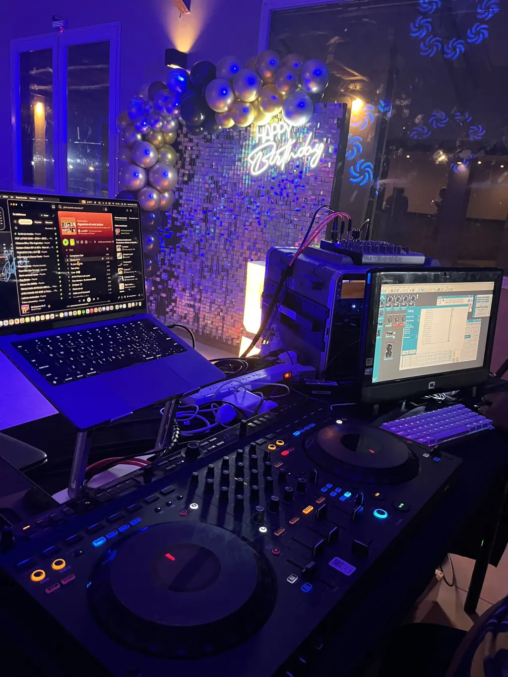 Deejay Iluminacion pantallas fiestas eventos