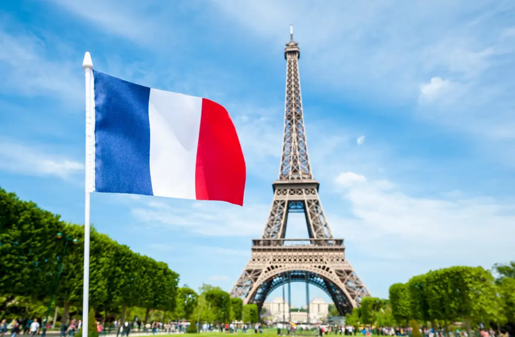 Solicita empleo en Francia: Visado y trabajo garantizados.