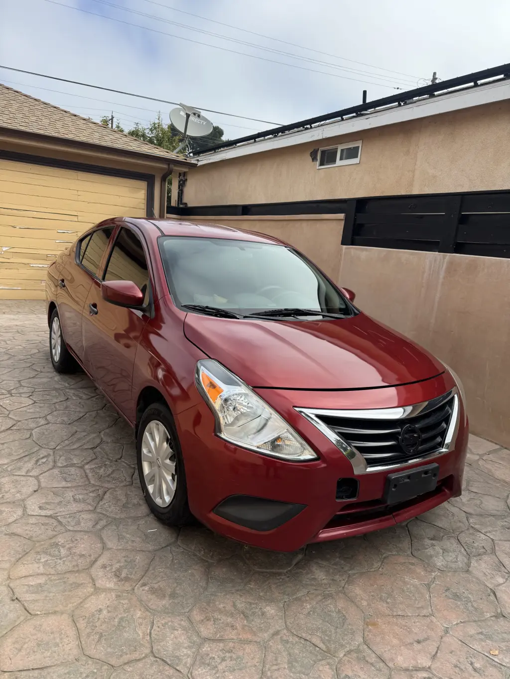Nissan Versa 2016 - Confiable y Eficiente en Combustible
