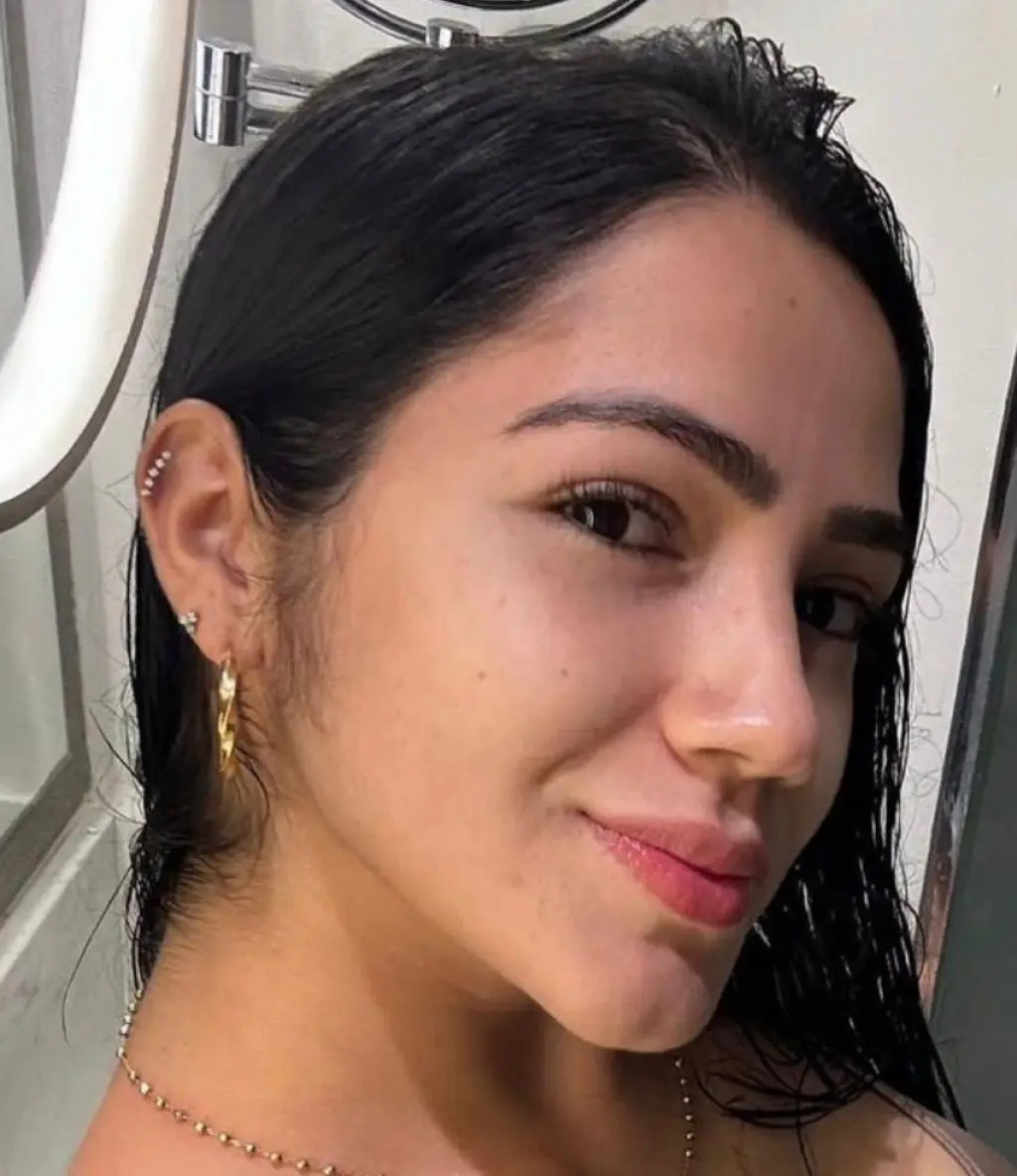 SOY YULEISY  AMOROSA, LINDA