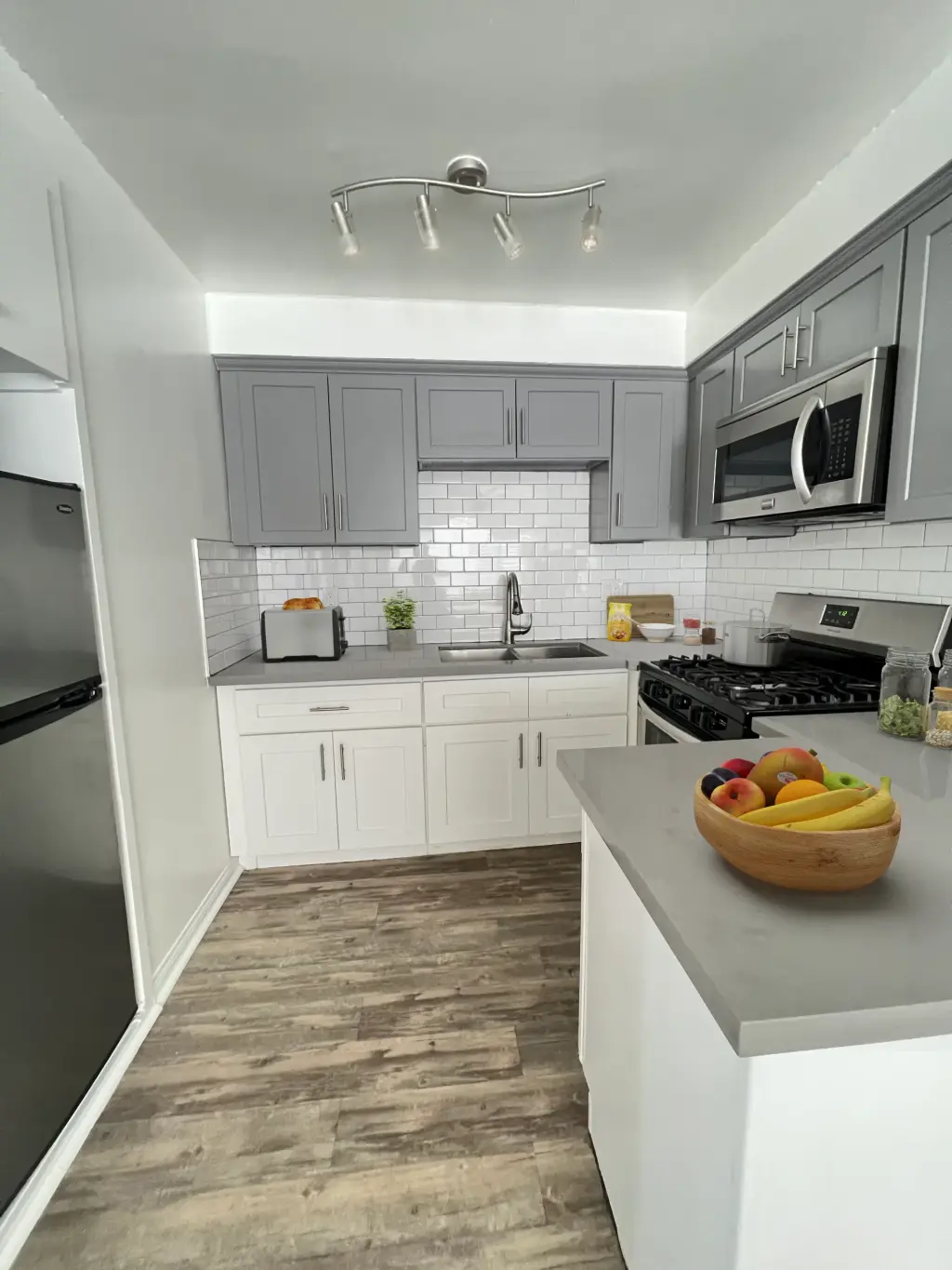 Modern Luxury Living| Renovated Units + Stainless Steel Appliances