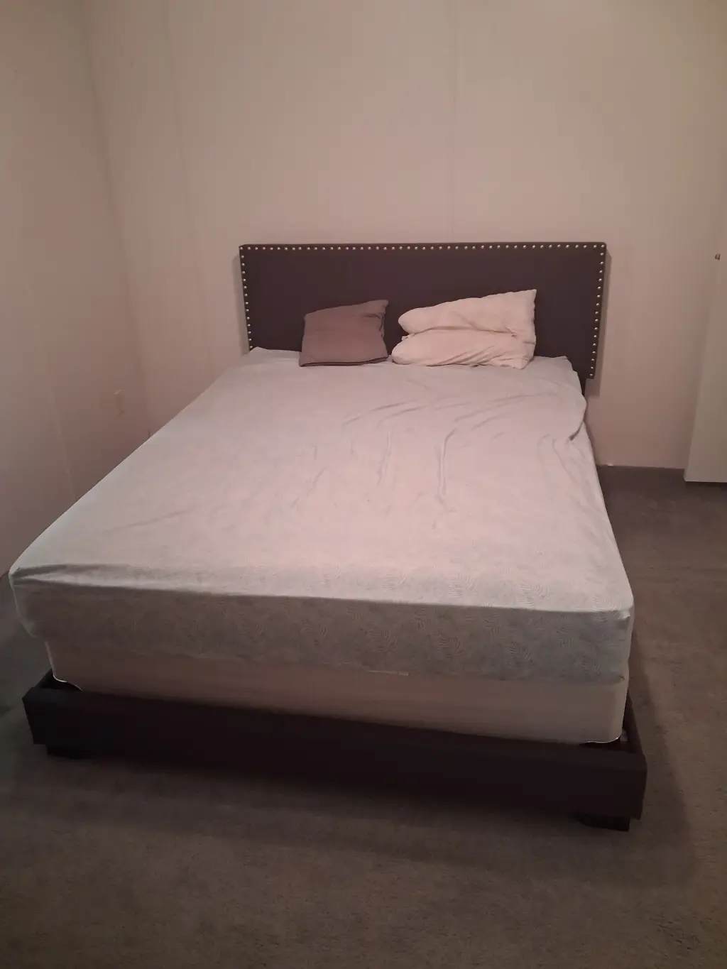 Cama Queen Size con Colchón