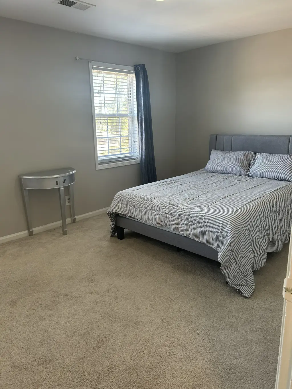 Habitación y baño privados en alquiler