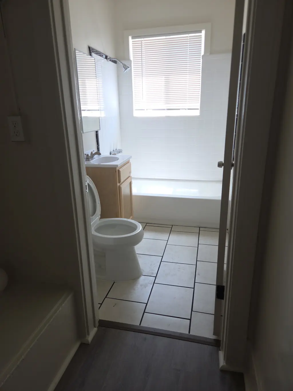 Single Apartment For Rent $1500 a Month $1500 deposit