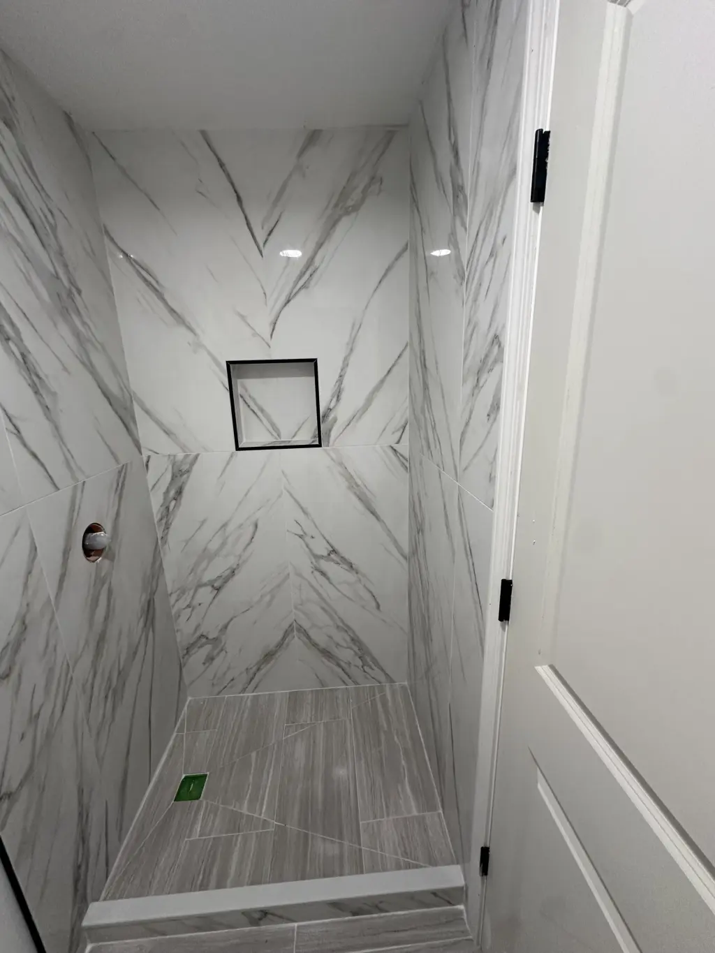 Instalación de Ducha Moderna
