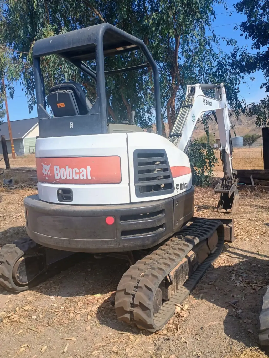 BOB CAT E-35 2016 ESCAVATOR. 22,000 dolares