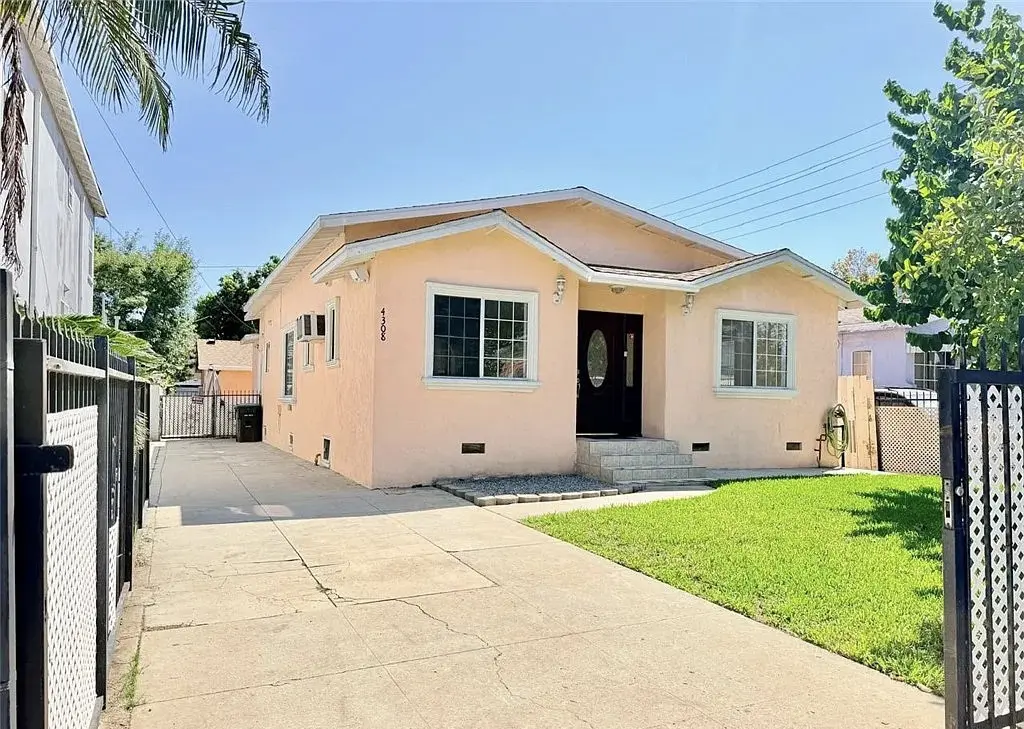 CASAS:E 57th St, Maywood, CA
