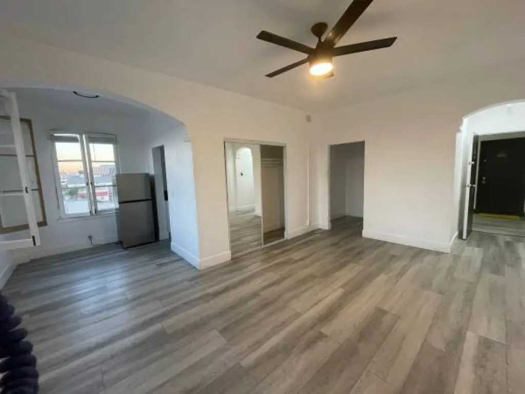 Spacious Apartment for Rent in Prime Koreatown/Mid-Wilshire