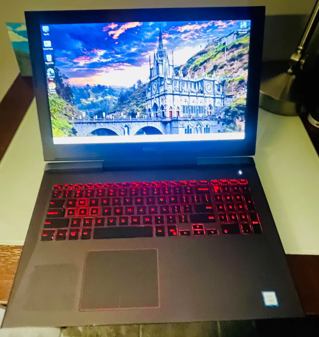 Laptop para juegos Dell G5 5587