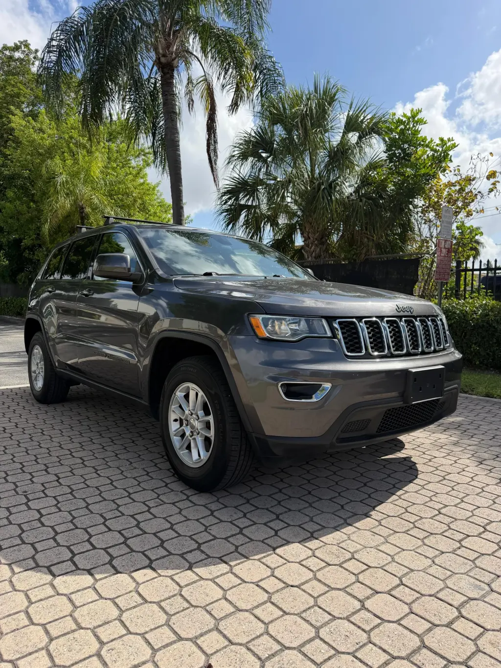 ¡EL SUEÑO AMERICANO! Jeep Grand Cherokee Laredo 2018  ¡Solo $1,500 de Inicial!