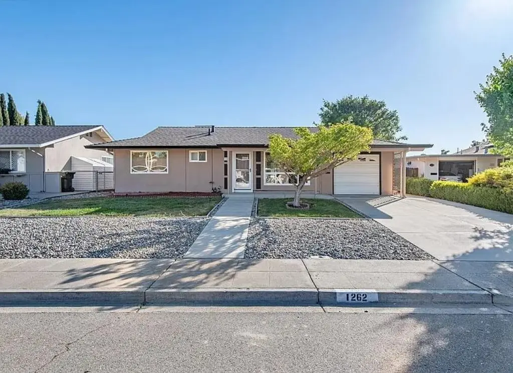 East facing single-story home in North Livermore's desirable