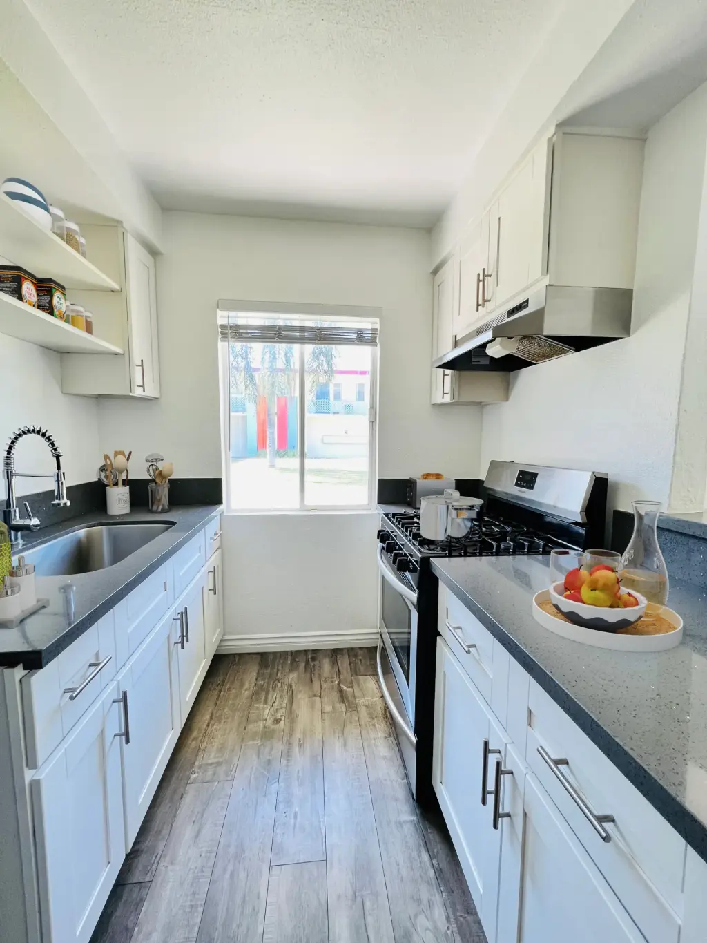 FLEXIBLE LEASE TERMS!!! Fully Renovated 1 Bed / 1 Bath