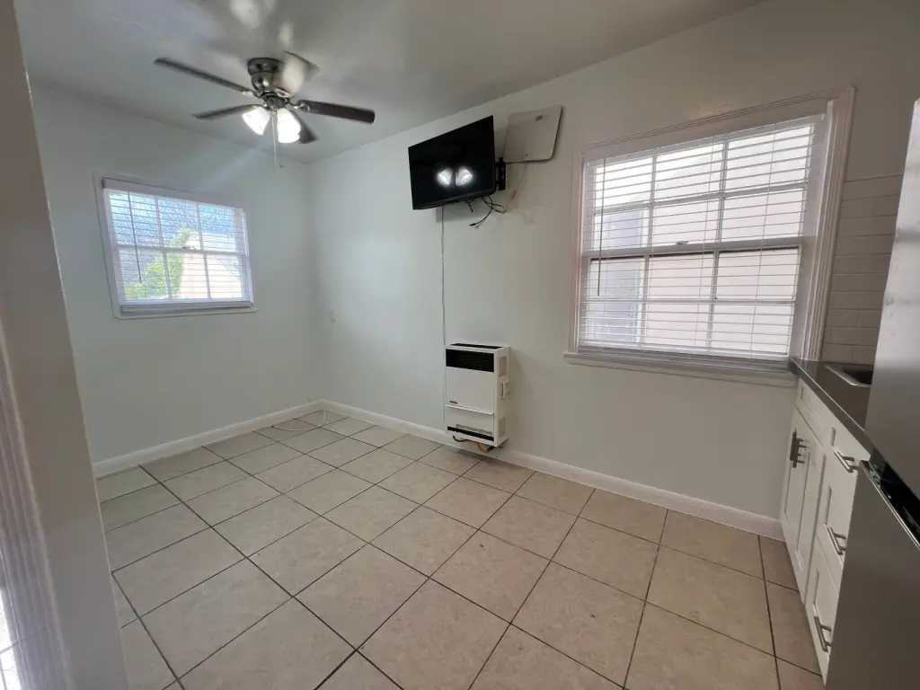 Estudio Amueblado en Crenshaw Blvd $1,187 - Servicios Incluidos