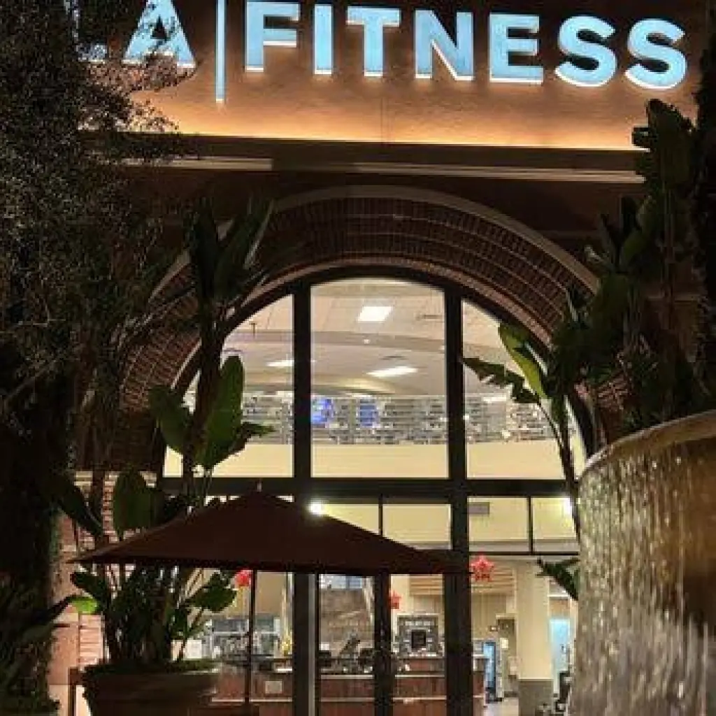 **URGENTE** SE BUSCA HOMBRE PARA LIMPIEZA PARA GIMNASIO