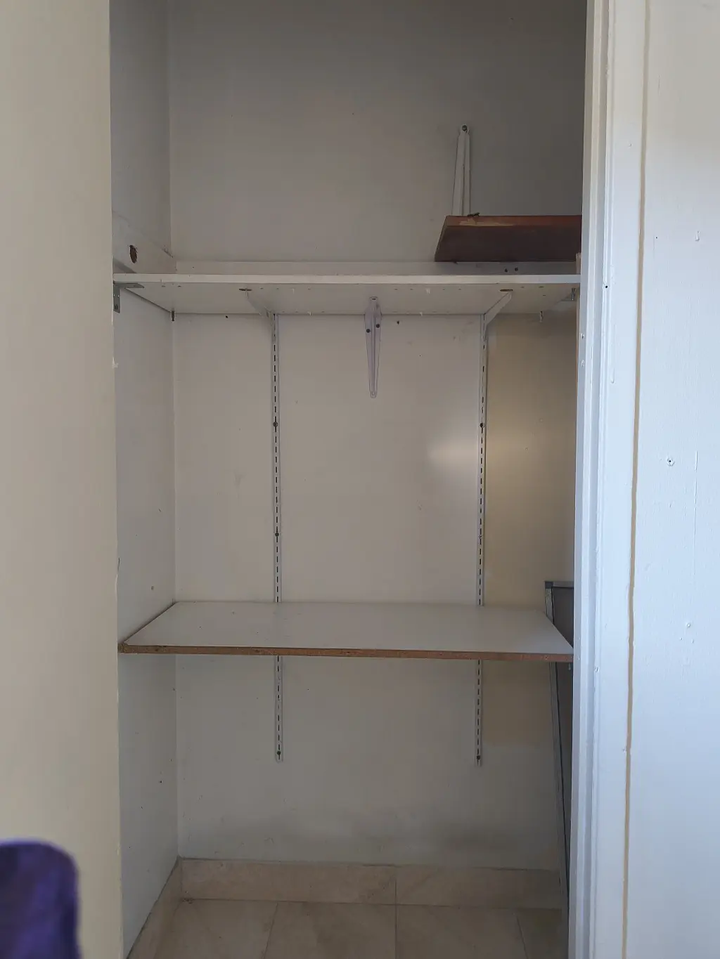Se comparte cuarto amplio