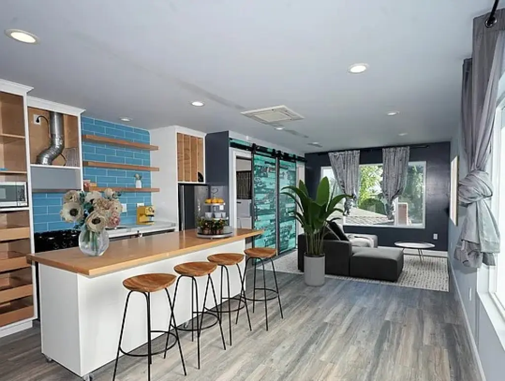 beautifully designed, 2bedroom