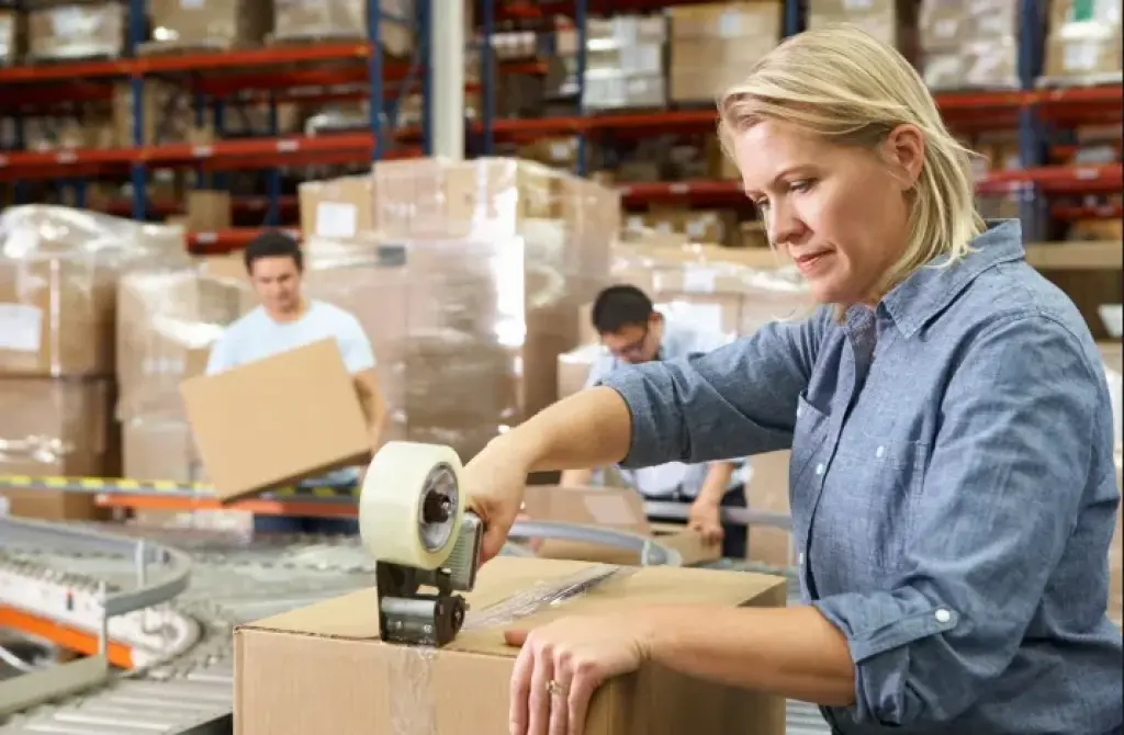 Packing Associate