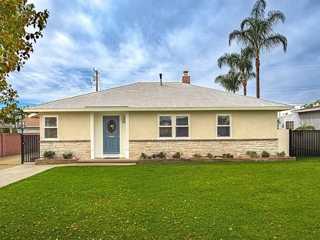 SINGLE FAMILY RANCH READY FOR RENT