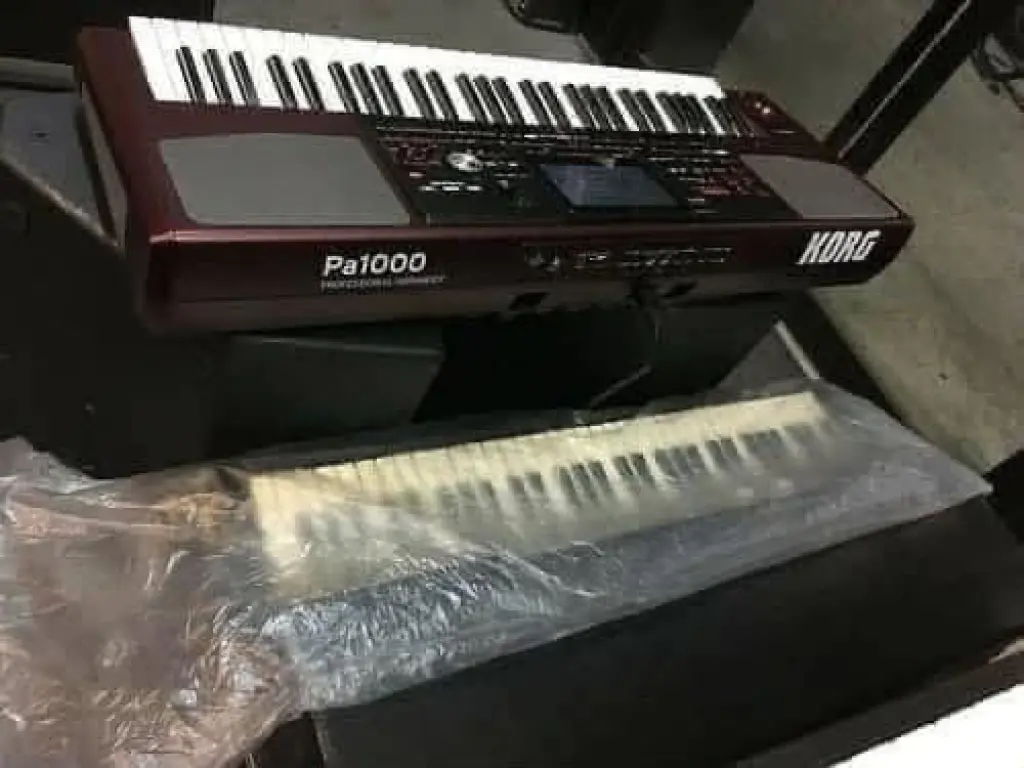 New Korg Pa1000 61-key Professional Arranger Keyboard
