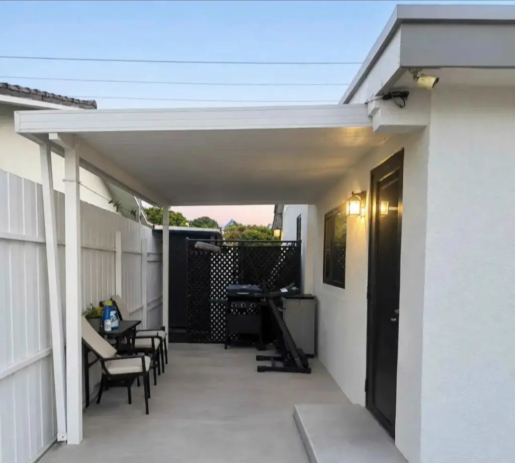 Cuarto disponible para rentar