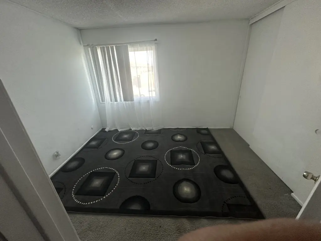 Se renta cuarto baño propio