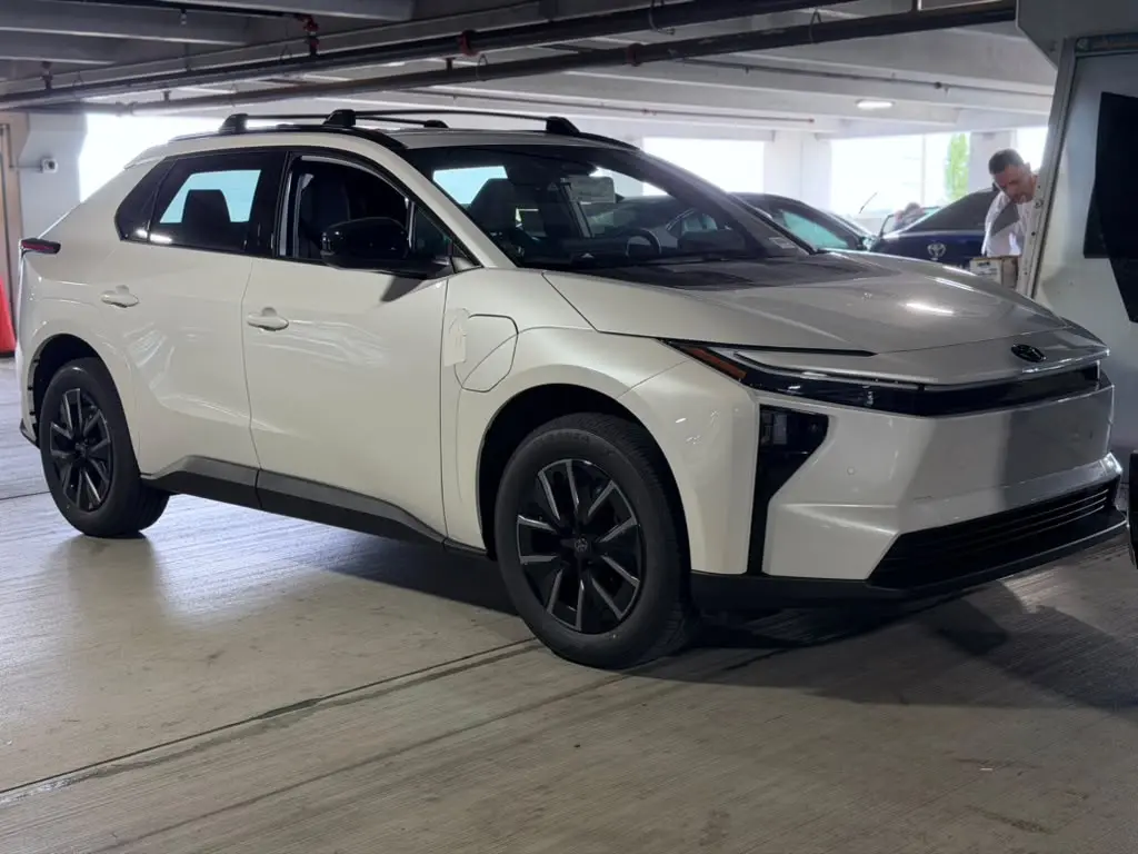 ✨ PARA ESTRENAR 🚘 2026 TOYOTA BZ XLE Blanco Perla