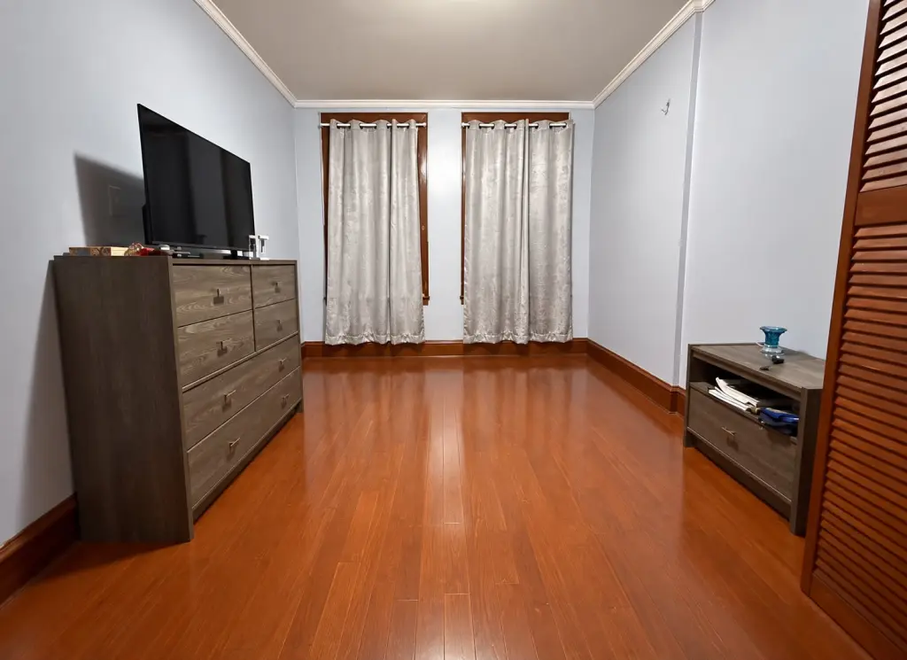 🏡 **¡APARTAMENTO EN RENTA – WOODHAVEN, NY!*