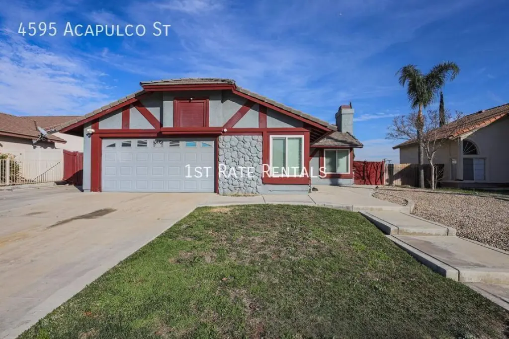 Beautiful Single family home await on 4595 Acapulco St