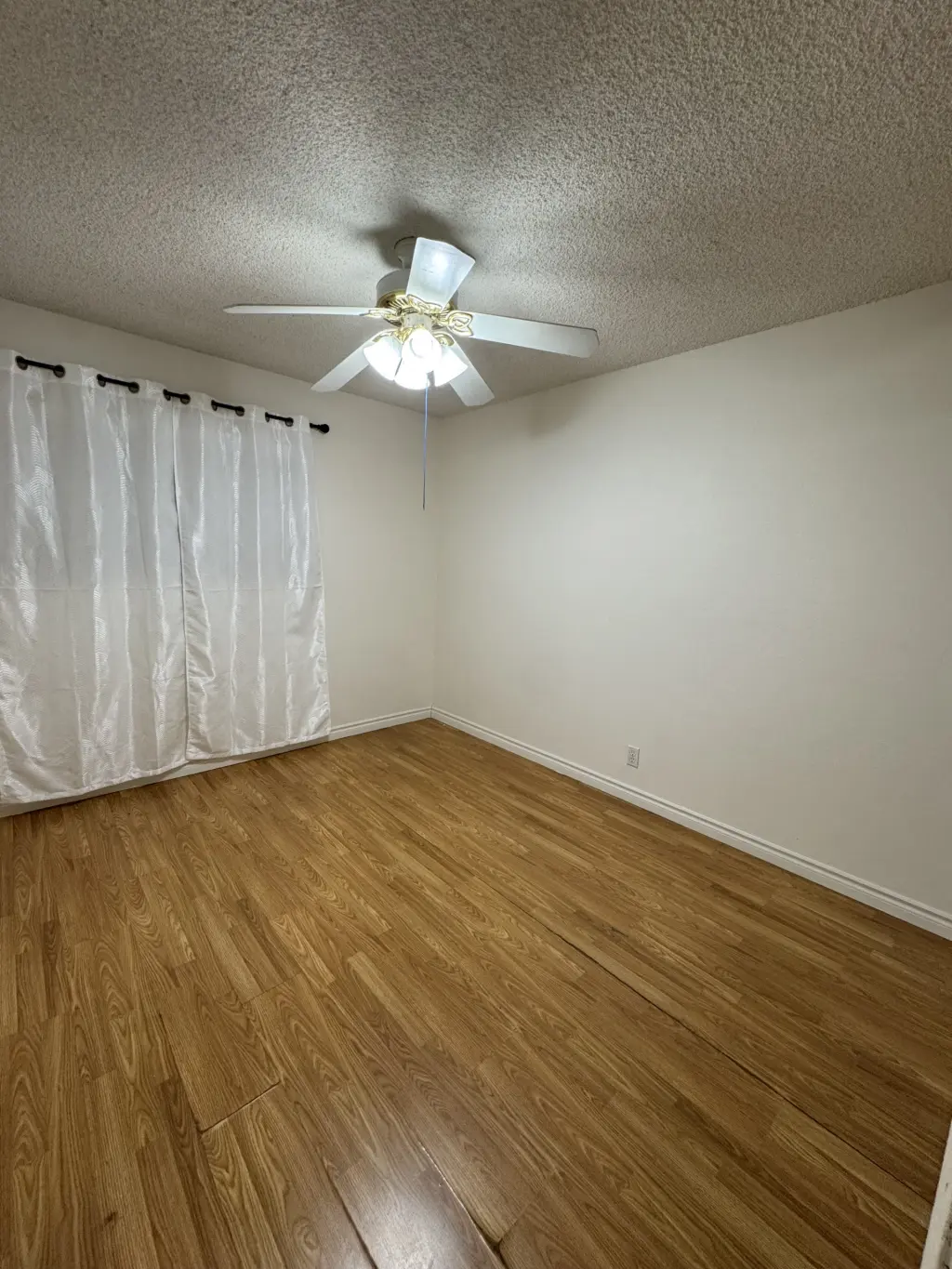 Cuarto en reseda SF valley