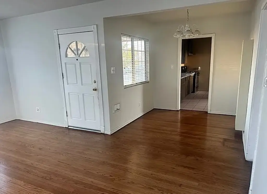 *IMMEDIATE OCCUPANCY*