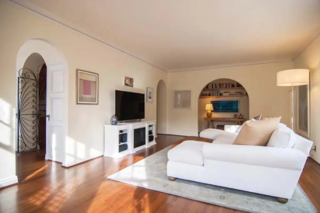 SPACIOUS 1 BED/ 1 BATH APARTMENT IN WESTCHESTER LOS ANGELES