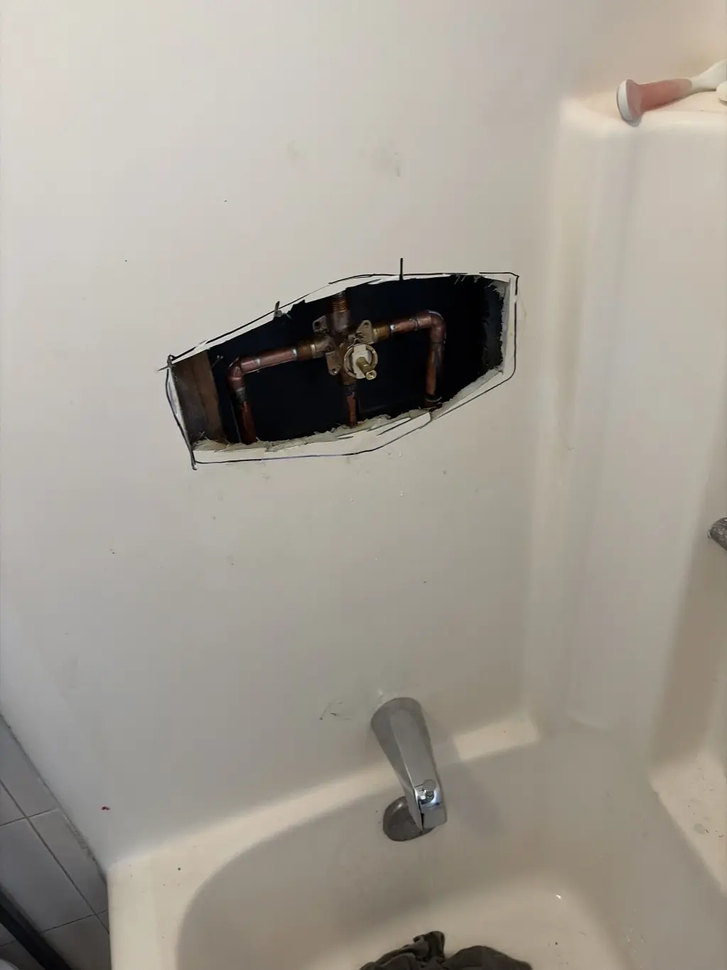 Servicio de Reparación de Plomería en Baño