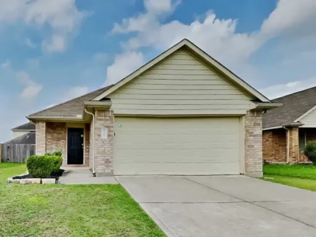 Charming Spacious Unit