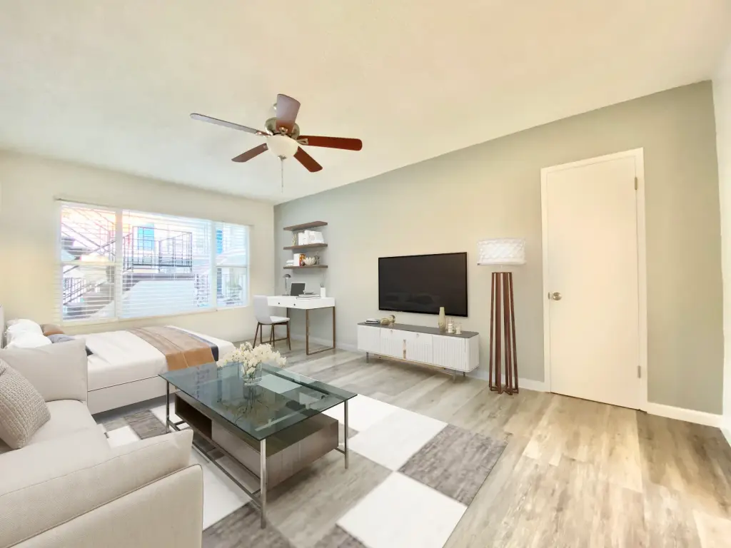 FULLY RENOVATED TRENDY STUDIO WITH DINING AREA. AMAZING K-TOWN LOCATION! POOL!