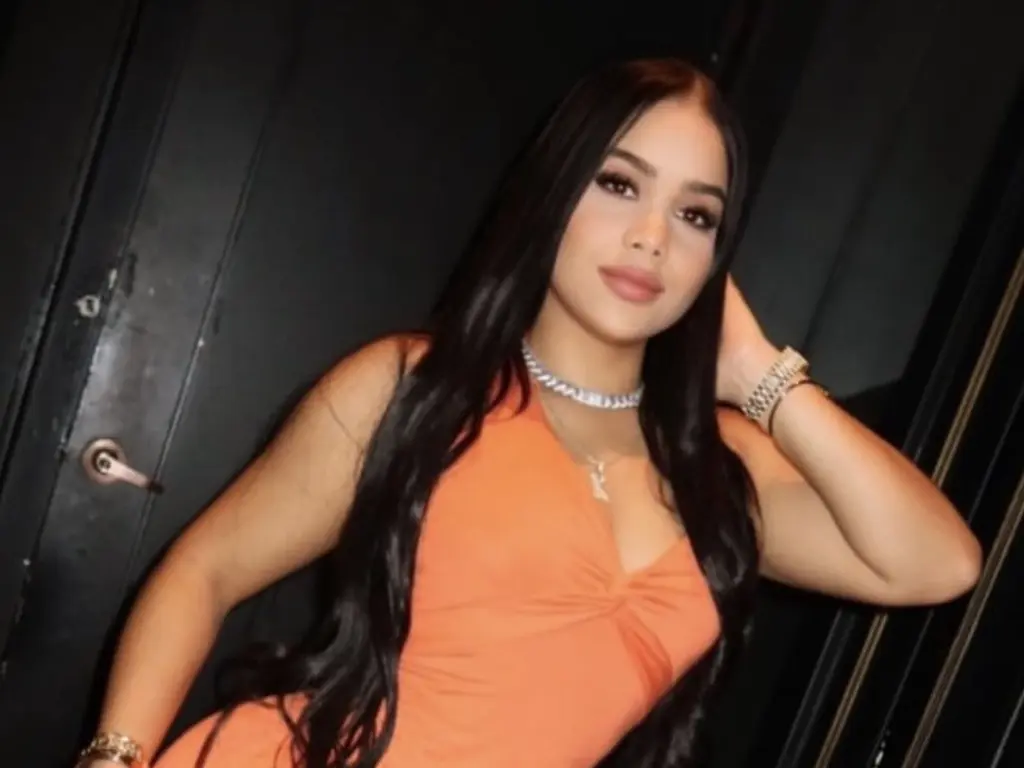 Soy Laura latina