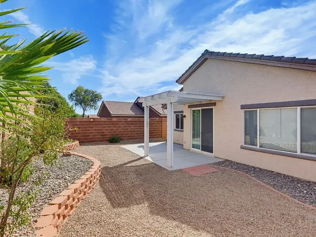 SINGLE FAMILY RACNH READY FOR MOVE IN