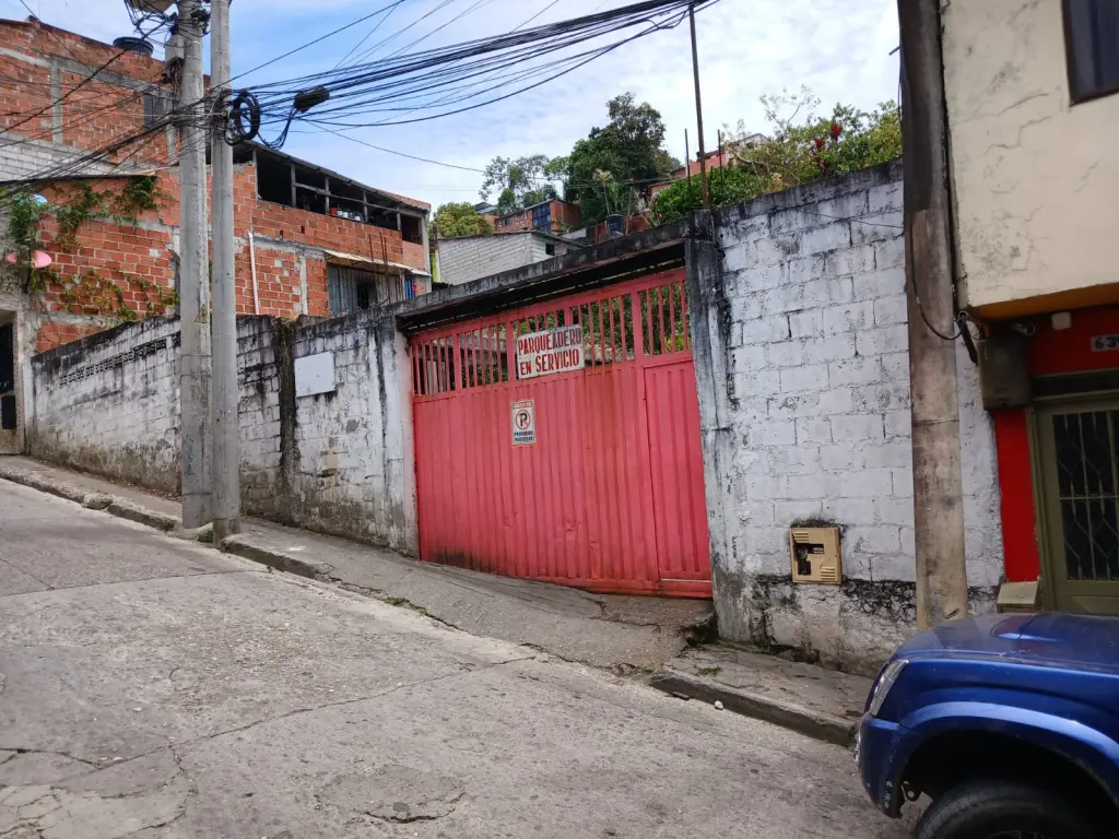 VENDEMOS EXCELENTE 1.150 METROS CUADRADOS EN ZONA URBANA COMERCIAL