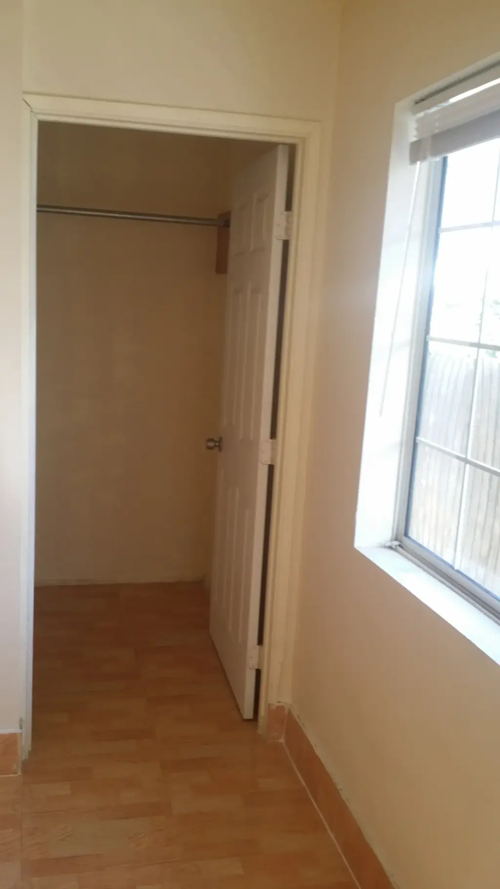 Room for rent-cuarto de renta
