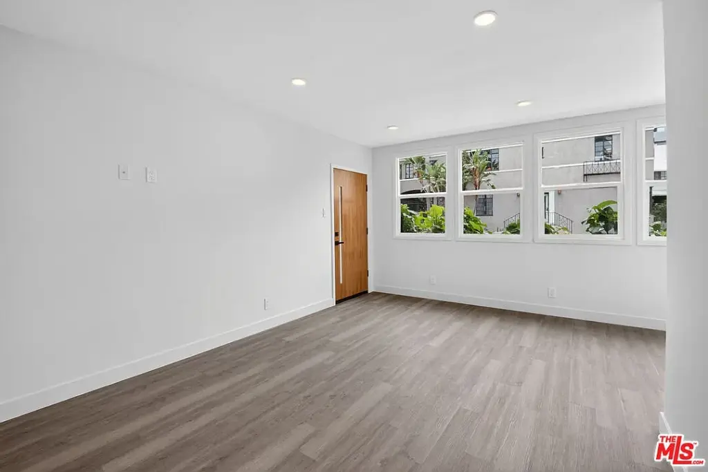 4 APARTAMENTOS RECIÉN RENOVADOS DISPONIBLES