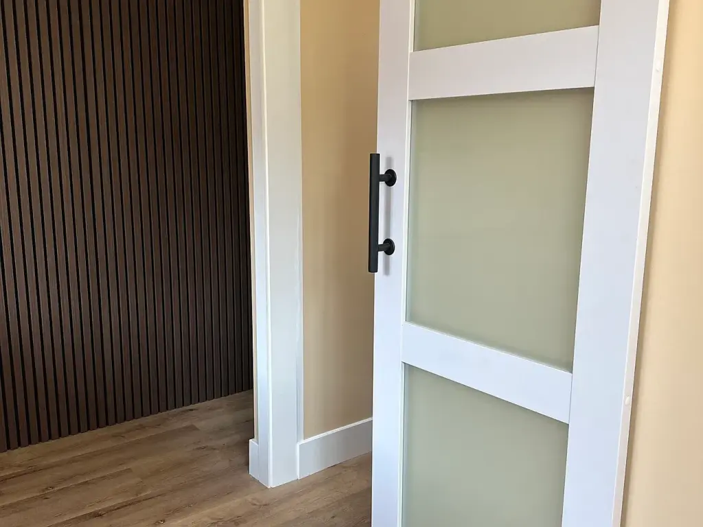 Estudio Nuevo $1,400 East LA | Cocina, A/C y Servicios