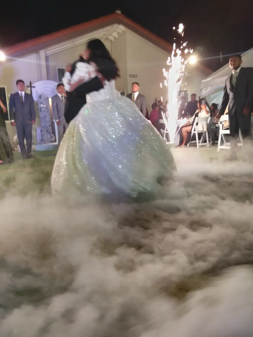Chispas y Bayle en las nuves para bodas y quinseańeras fechas disponibles