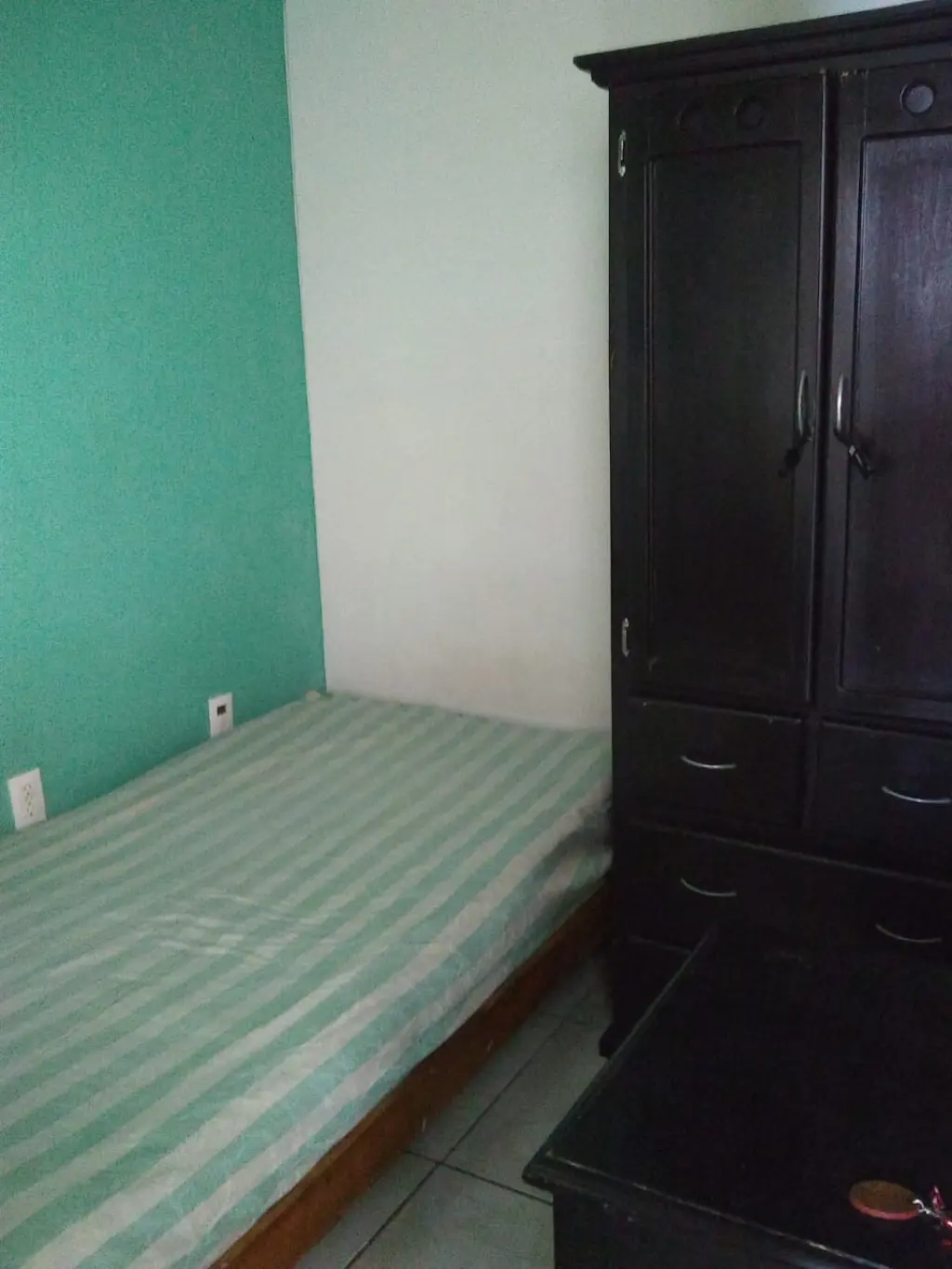 Se renta habitación amueblada