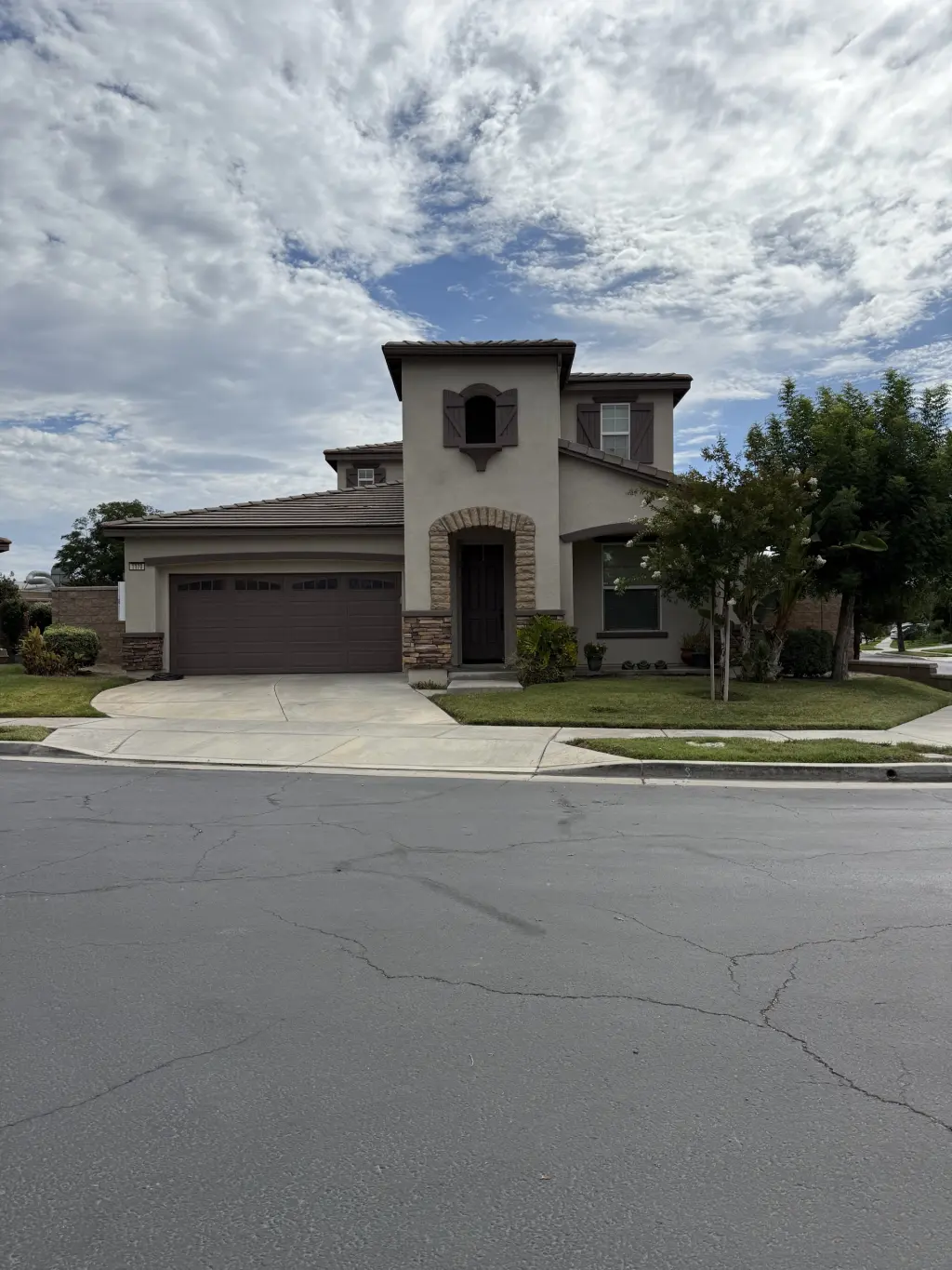 ADU EN RENTA EN HEMET – $1,800 AL MES