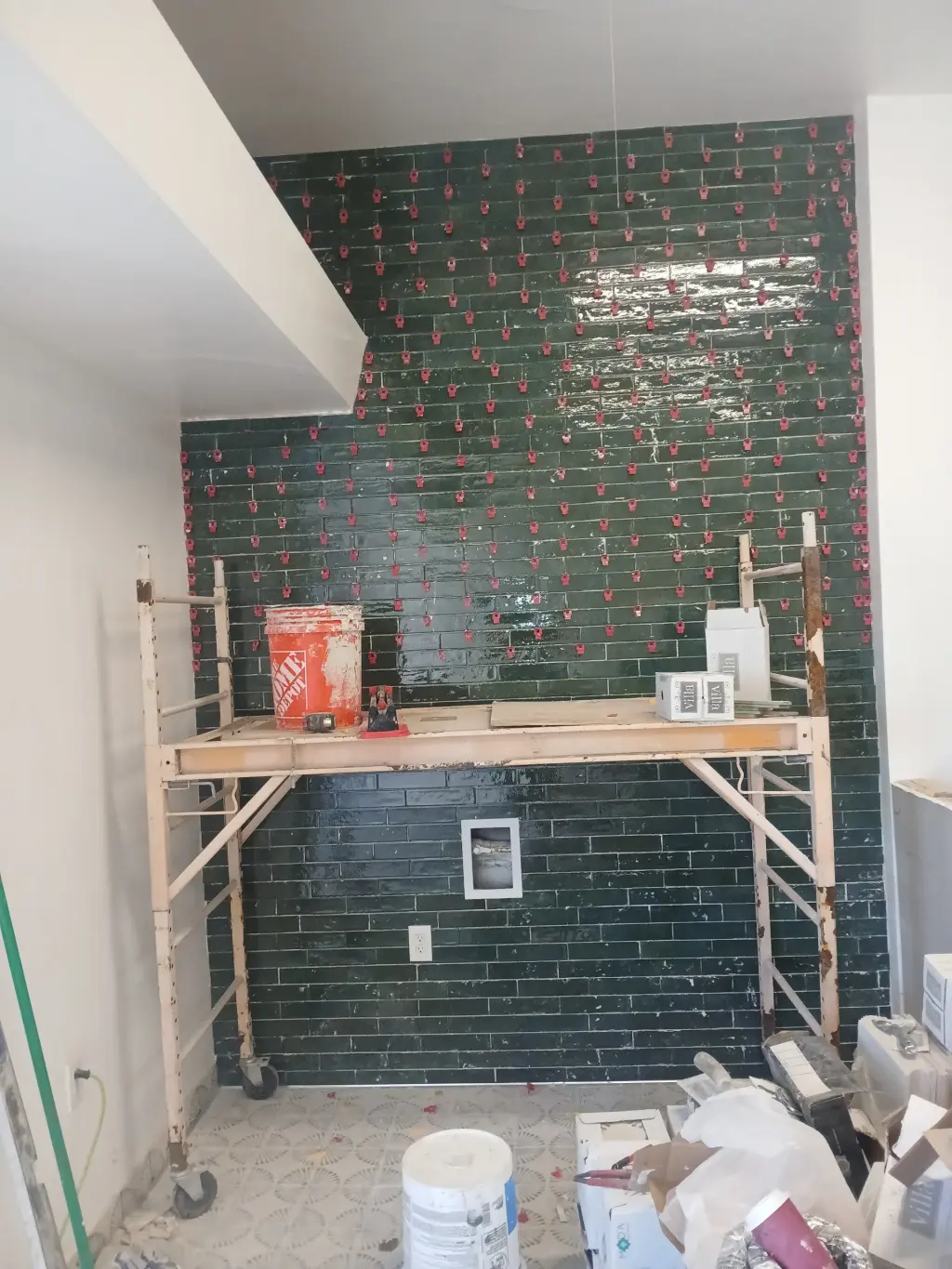 Servicios de Instalación de tile  pvc. Drywall ,pintura
