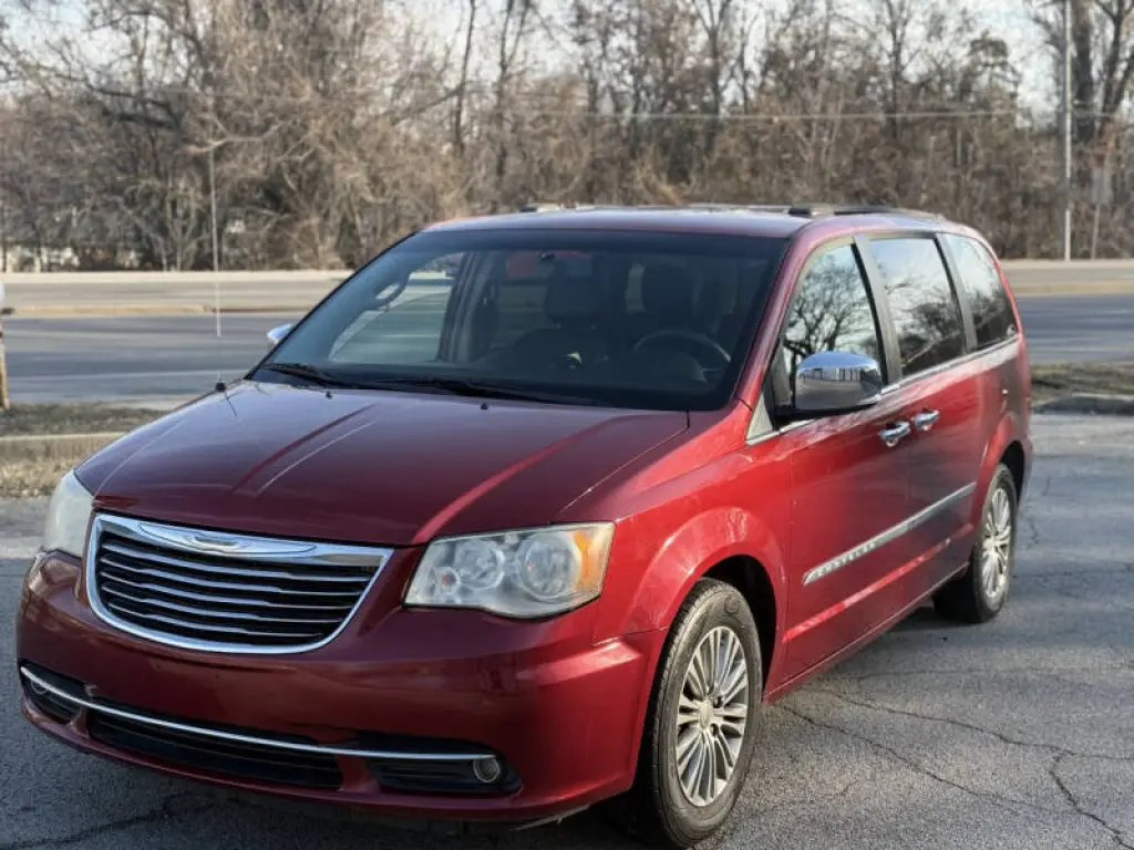 2014 Chrysler Town and Country Touring-L