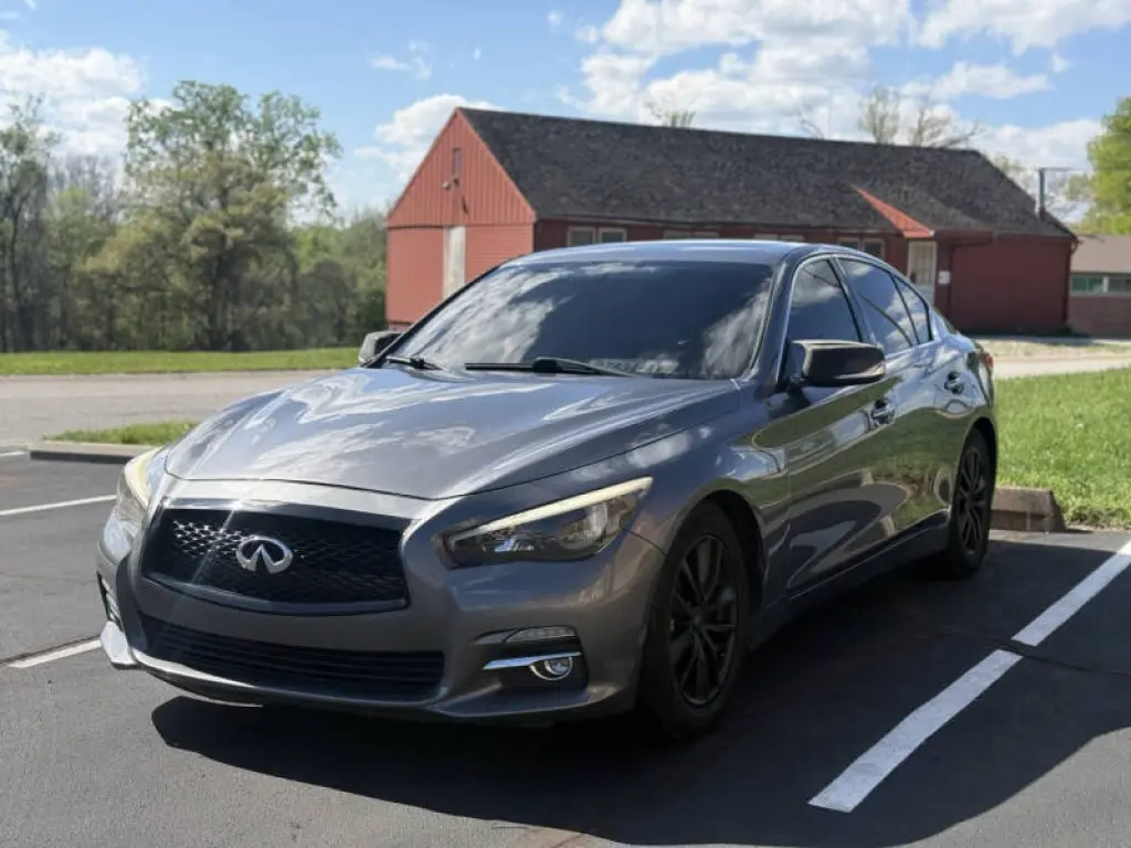 2015 Infiniti Q50