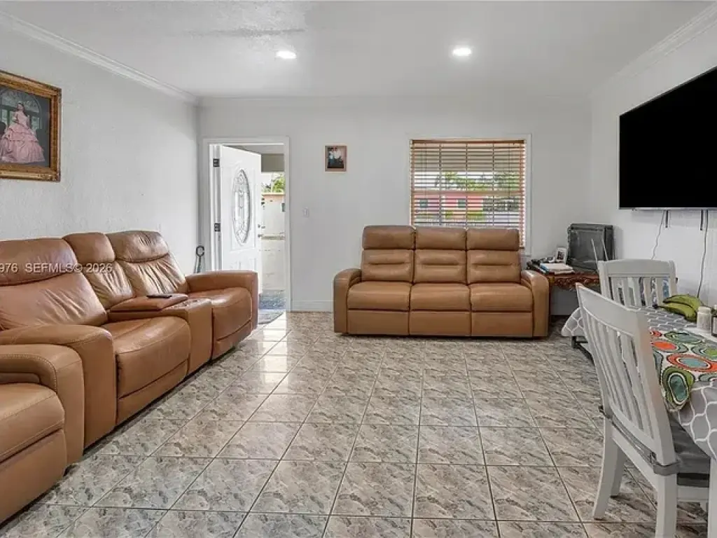 2900 SW 19th St, Miami, FL 331
