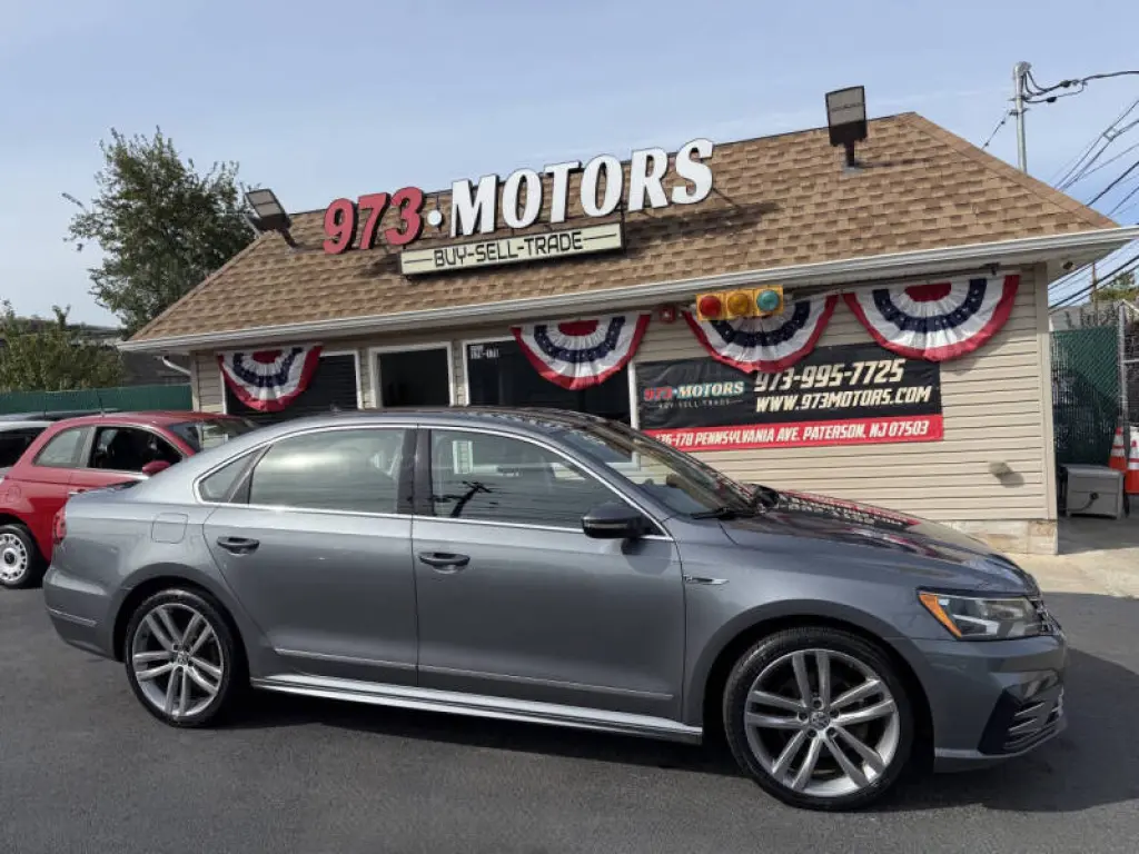 2017 Volkswagen Passat 1.8T R-Line