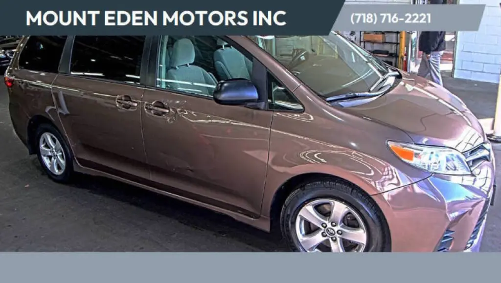 2018 Toyota Sienna LE 8-Passenger
