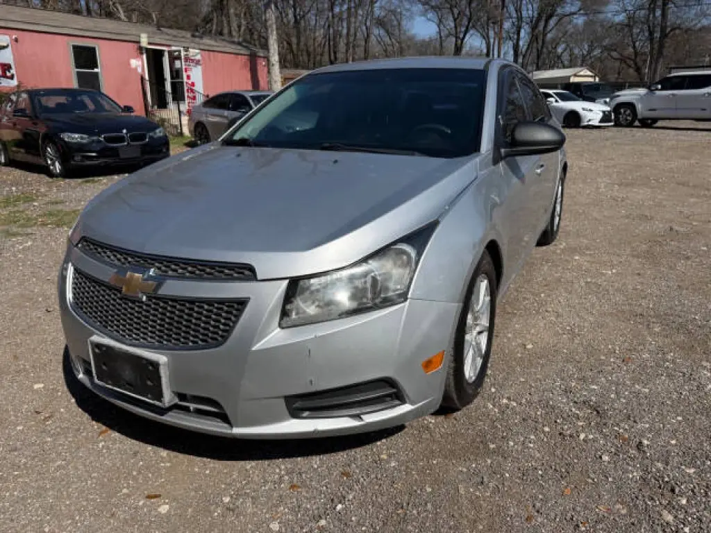 2013 Chevrolet Cruze
LS Auto